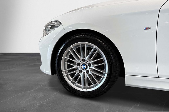 BMW 120i 20 of 21