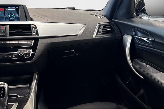BMW 120i 15 of 21