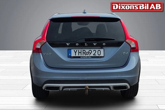 Volvo V60 Cross Country 12 of 13