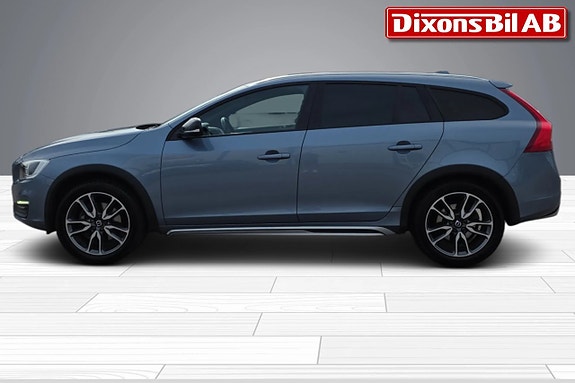Volvo V60 Cross Country 3 of 5