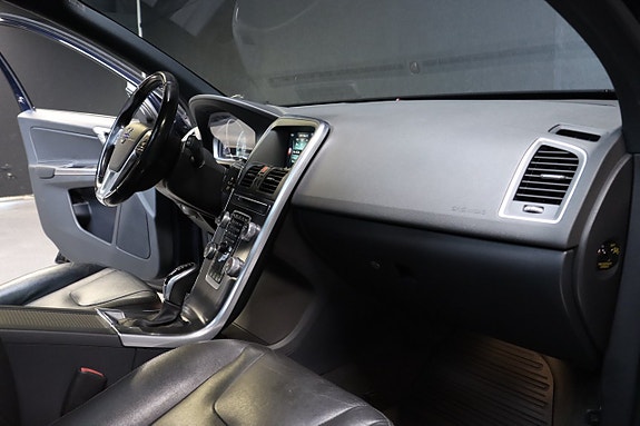 Volvo XC60 15 of 27