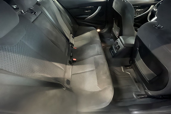 BMW 320d 10 of 14