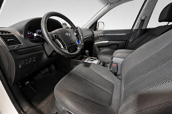 Hyundai Santa Fe 9 of 24