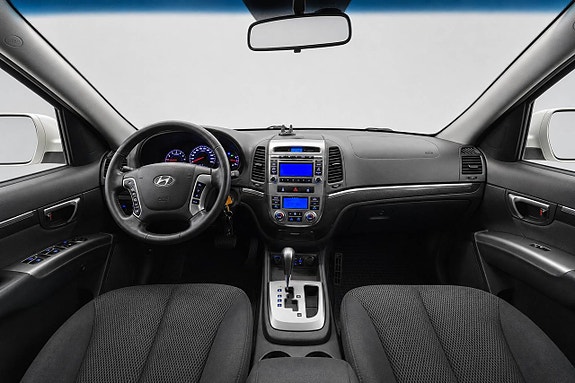 Hyundai Santa Fe 12 of 24