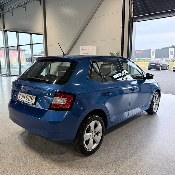 Skoda Fabia 3 of 5