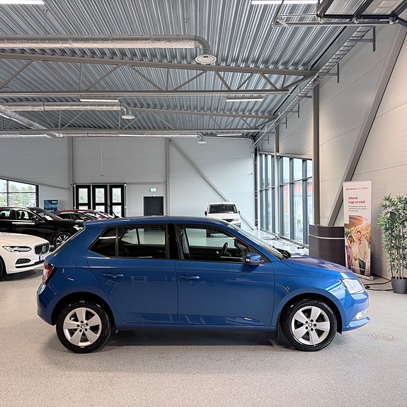 Skoda Fabia 2 of 5
