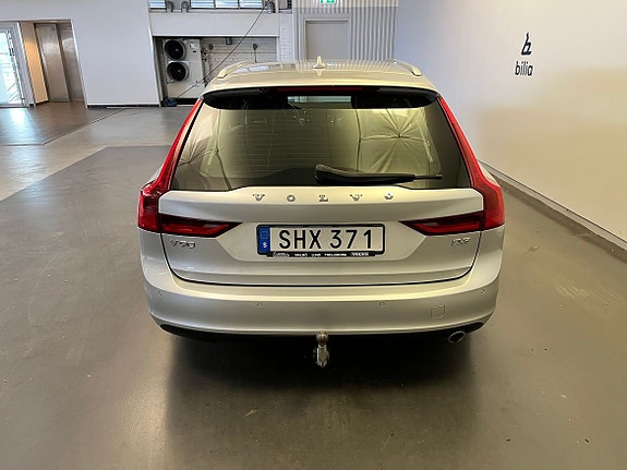 Volvo V90 4 of 5