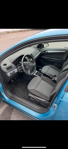 Opel Astra 2 of 2