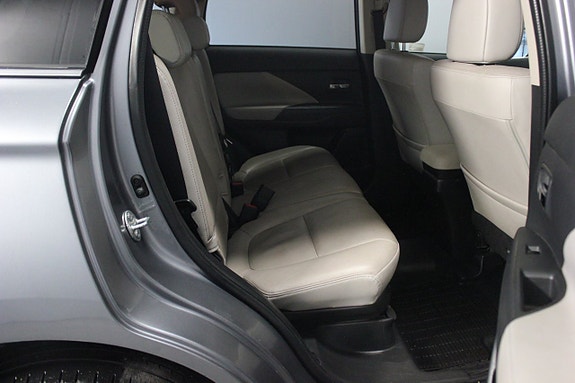 Mitsubishi Outlander 12 of 21