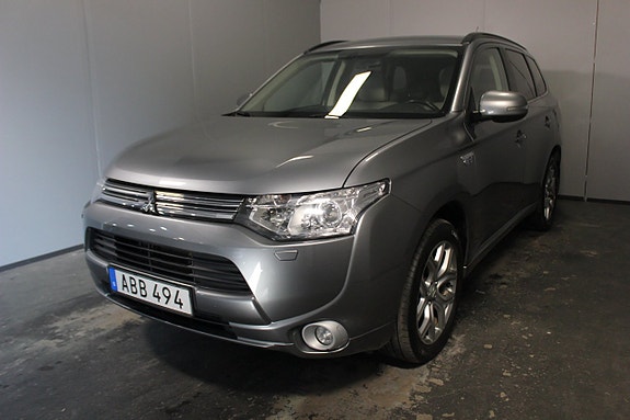 Mitsubishi Outlander 2 of 5