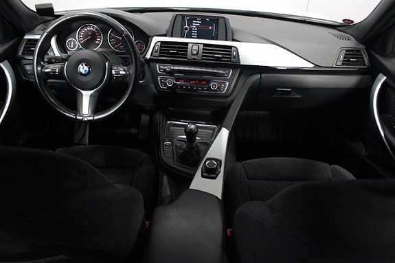 BMW 318d 17 of 26