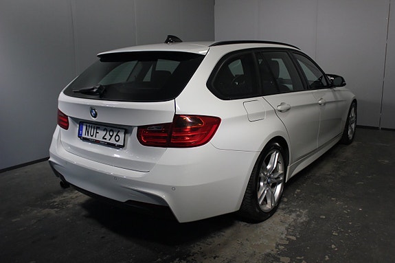 BMW 318d 4 of 5
