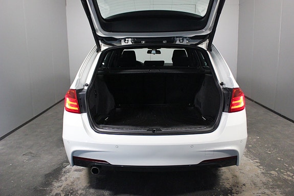 BMW 318d 8 of 26