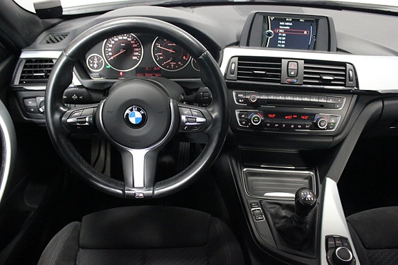 BMW 318d 18 of 26