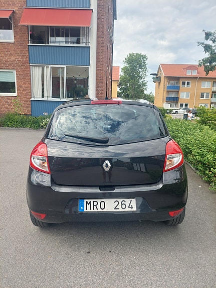 Renault Clio 2 of 4
