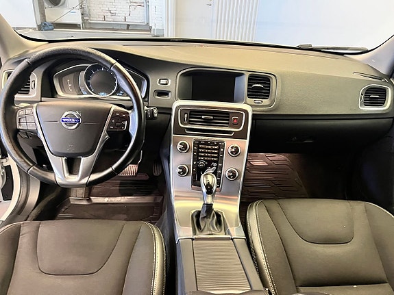 Volvo V60 10 of 12