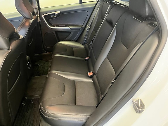 Volvo V60 9 of 12