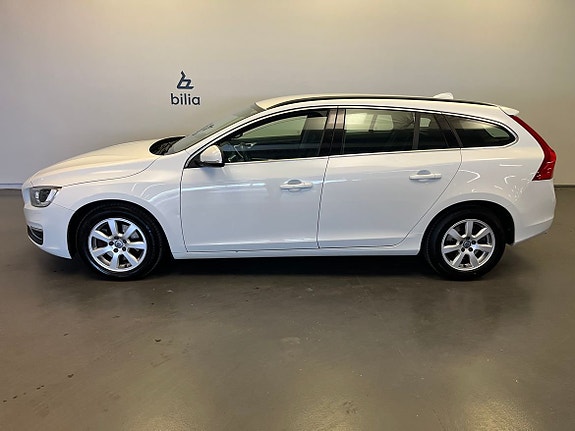 Volvo V60 2 of 12