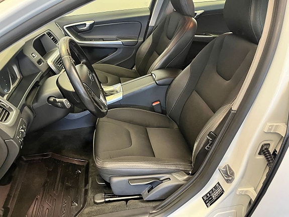 Volvo V60 8 of 12