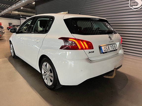 Peugeot 308 4 of 5