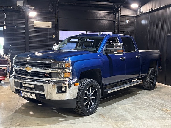Chevrolet Silverado 2500 3 of 5