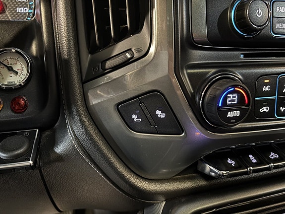 Chevrolet Silverado 2500 14 of 27