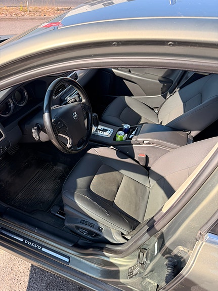 Volvo S80 4 of 5