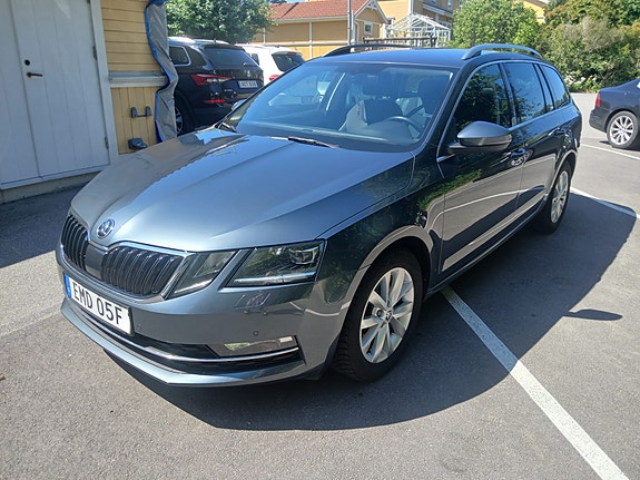 Skoda Octavia 2 of 22
