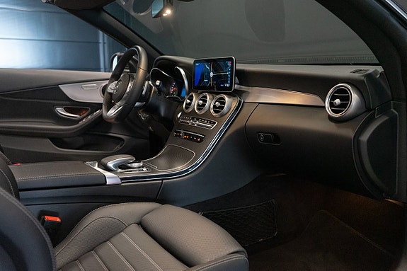 Mercedes-Benz C200 15 of 19