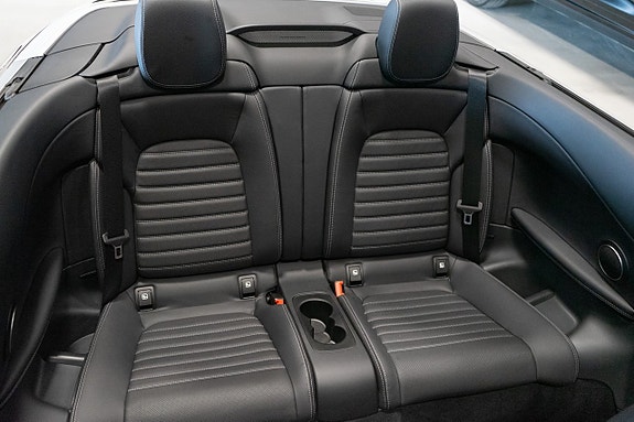 Mercedes-Benz C200 18 of 19