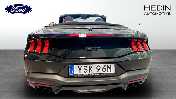 Ford Mustang 7 of 10