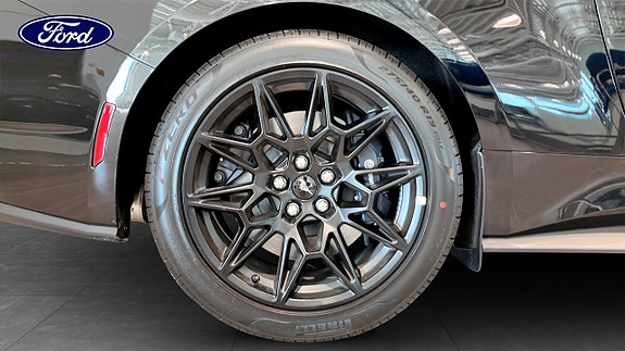Ford Mustang 9 of 10