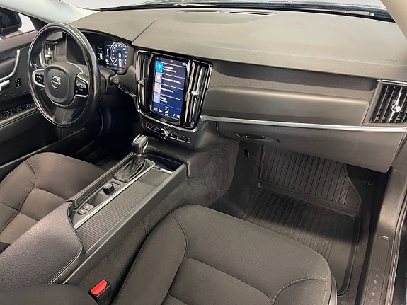 Volvo V90 Cross Country 12 of 16