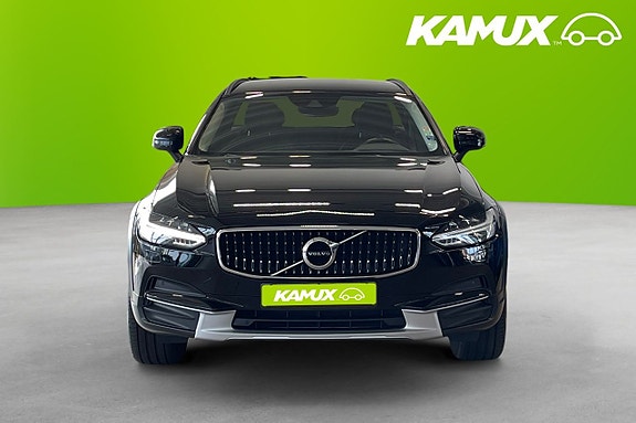 Volvo V90 Cross Country 6 of 16