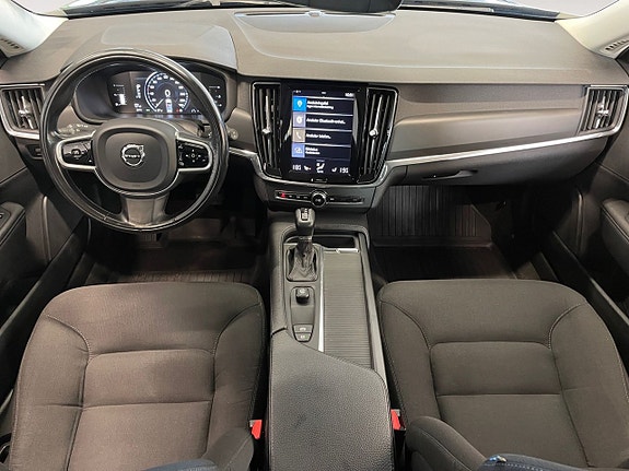 Volvo V90 Cross Country 11 of 16