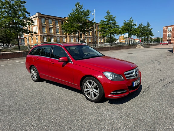 Mercedes-Benz C220 2 of 15
