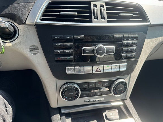 Mercedes-Benz C220 14 of 15