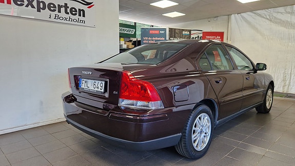 Volvo S60 7 of 16
