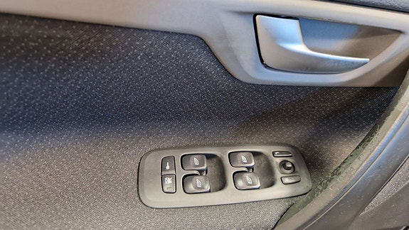 Volvo S60 15 of 16