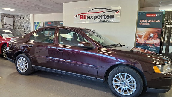 Volvo S60 4 of 5
