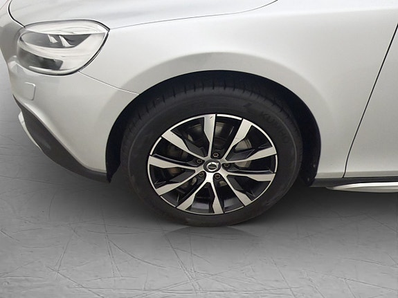 Volvo V40 Cross Country 30 of 30