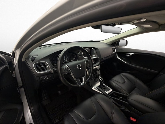 Volvo V40 Cross Country 11 of 30