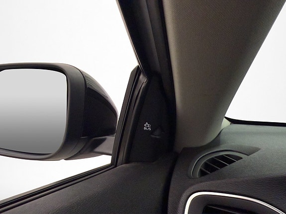 Volvo V40 Cross Country 16 of 30