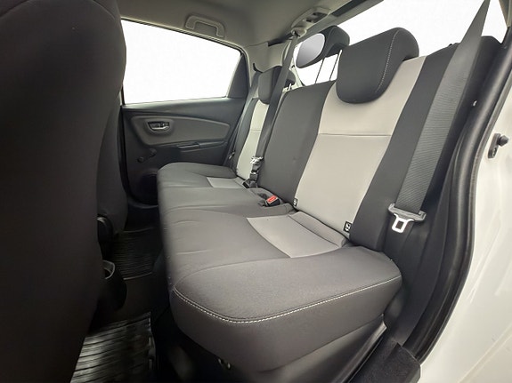 Toyota Yaris 25 of 30