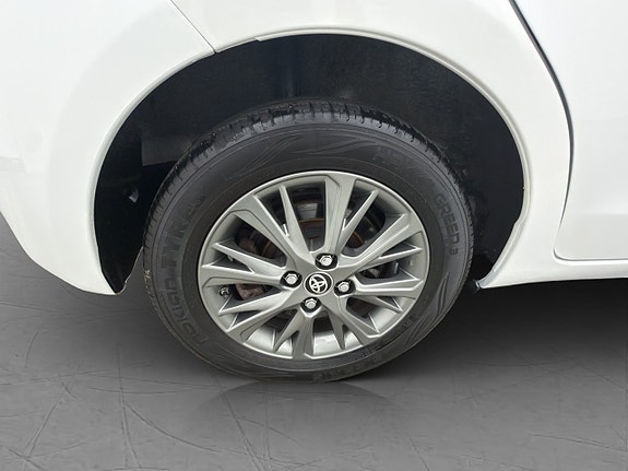 Toyota Yaris 28 of 30