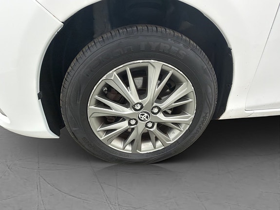 Toyota Yaris 26 of 30