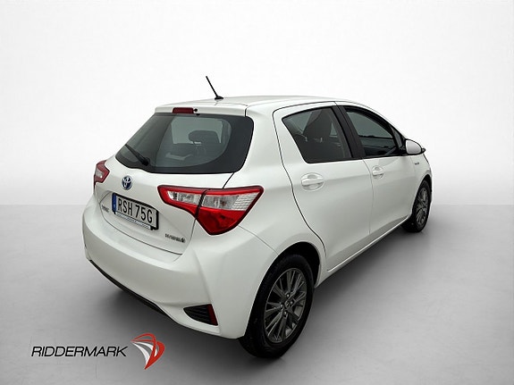 Toyota Yaris 8 of 30