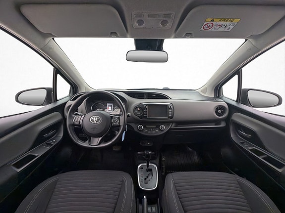 Toyota Yaris 11 of 30