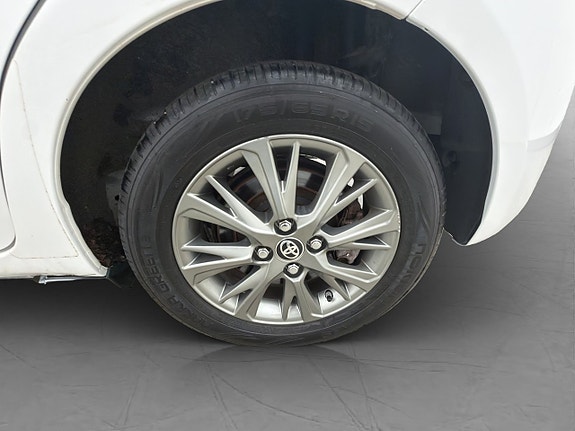 Toyota Yaris 27 of 30