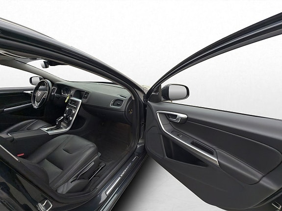Volvo V60 30 of 30
